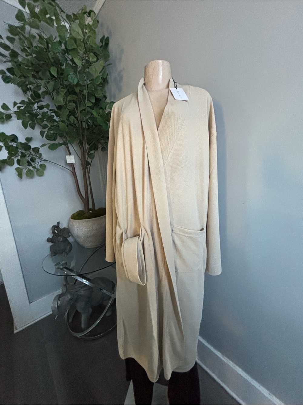 Line & Dot Women's Waffle Knit Tie Waist Robe Beige Size L/XL NWT